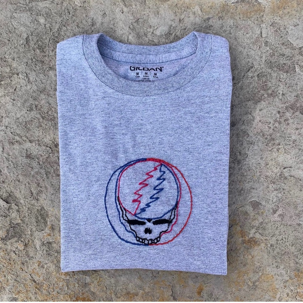 Greatfull Dead HAND embroidered t-shirt NOWT